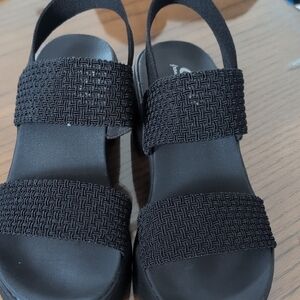 Sketchers Cali Luxe Foam Sandals Size 9